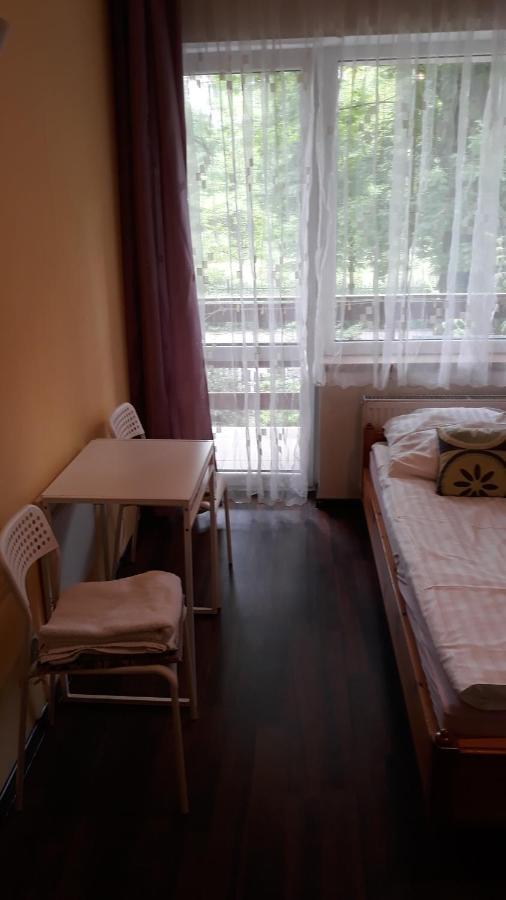 Apartamenty I Pokoje Przy Parku Jelenia Góra Εξωτερικό φωτογραφία