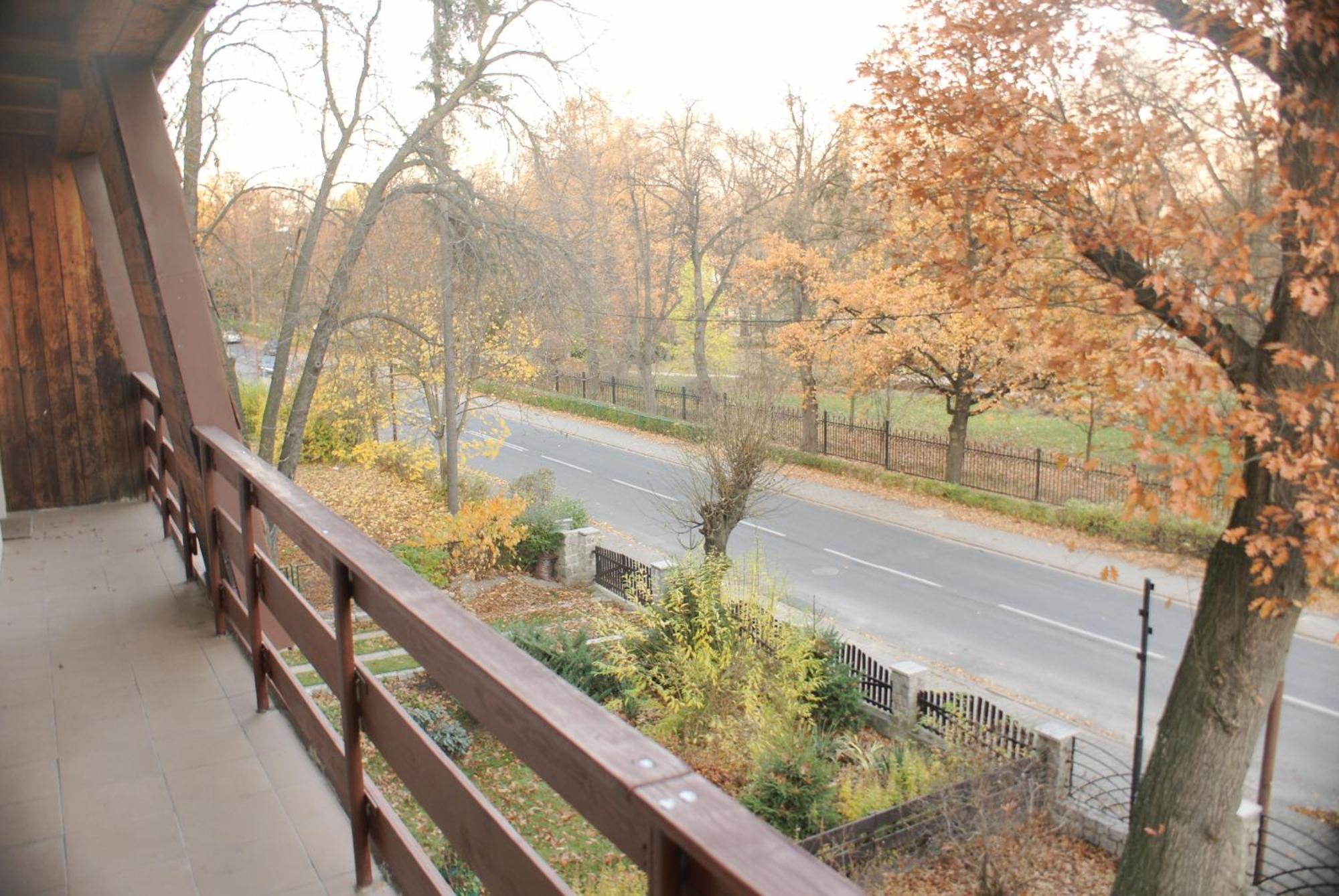 Apartamenty I Pokoje Przy Parku Jelenia Góra Εξωτερικό φωτογραφία