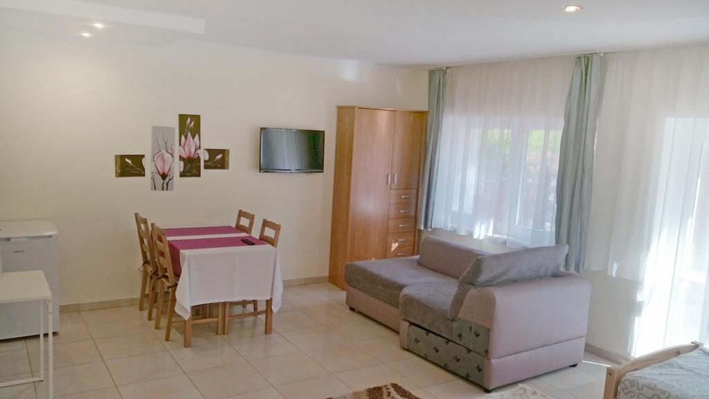 Apartamenty I Pokoje Przy Parku Jelenia Góra Δωμάτιο φωτογραφία