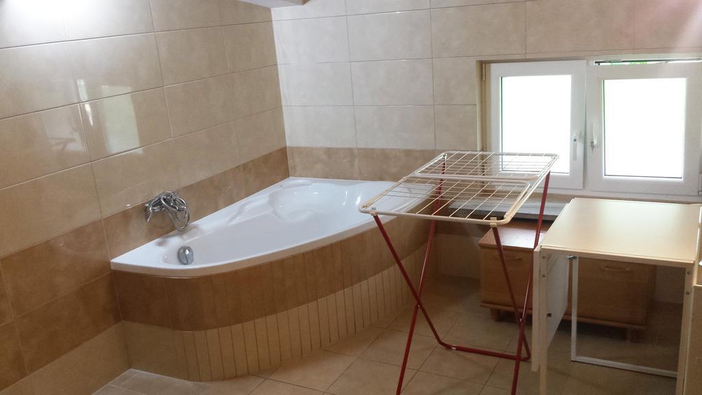 Apartamenty I Pokoje Przy Parku Jelenia Góra Εξωτερικό φωτογραφία