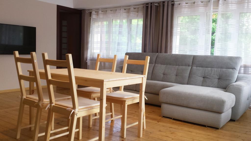 Apartamenty I Pokoje Przy Parku Jelenia Góra Εξωτερικό φωτογραφία