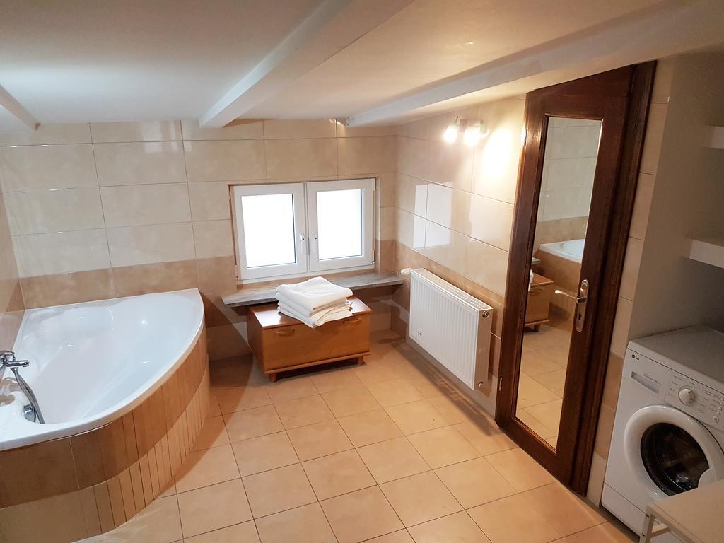 Apartamenty I Pokoje Przy Parku Jelenia Góra Εξωτερικό φωτογραφία